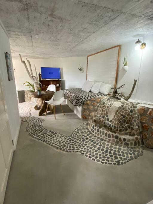 Forever Apartment